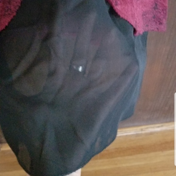 Red & Black Mixed Material Flowy Top - Picture 5 of 5